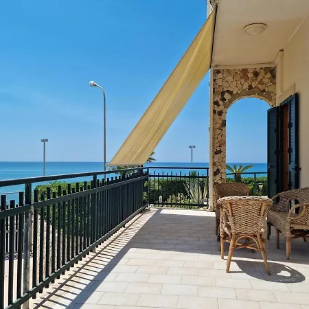 Brezza Di Mare, Con Piscina E Vista Mare Вилла