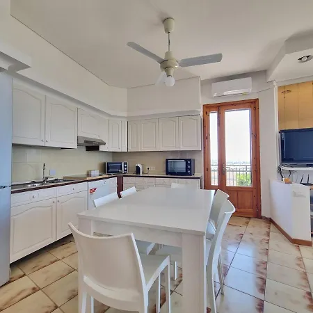 Brezza Di Mare, Con Piscina E Vista Mare Вилла Марина-ди-Рагуза